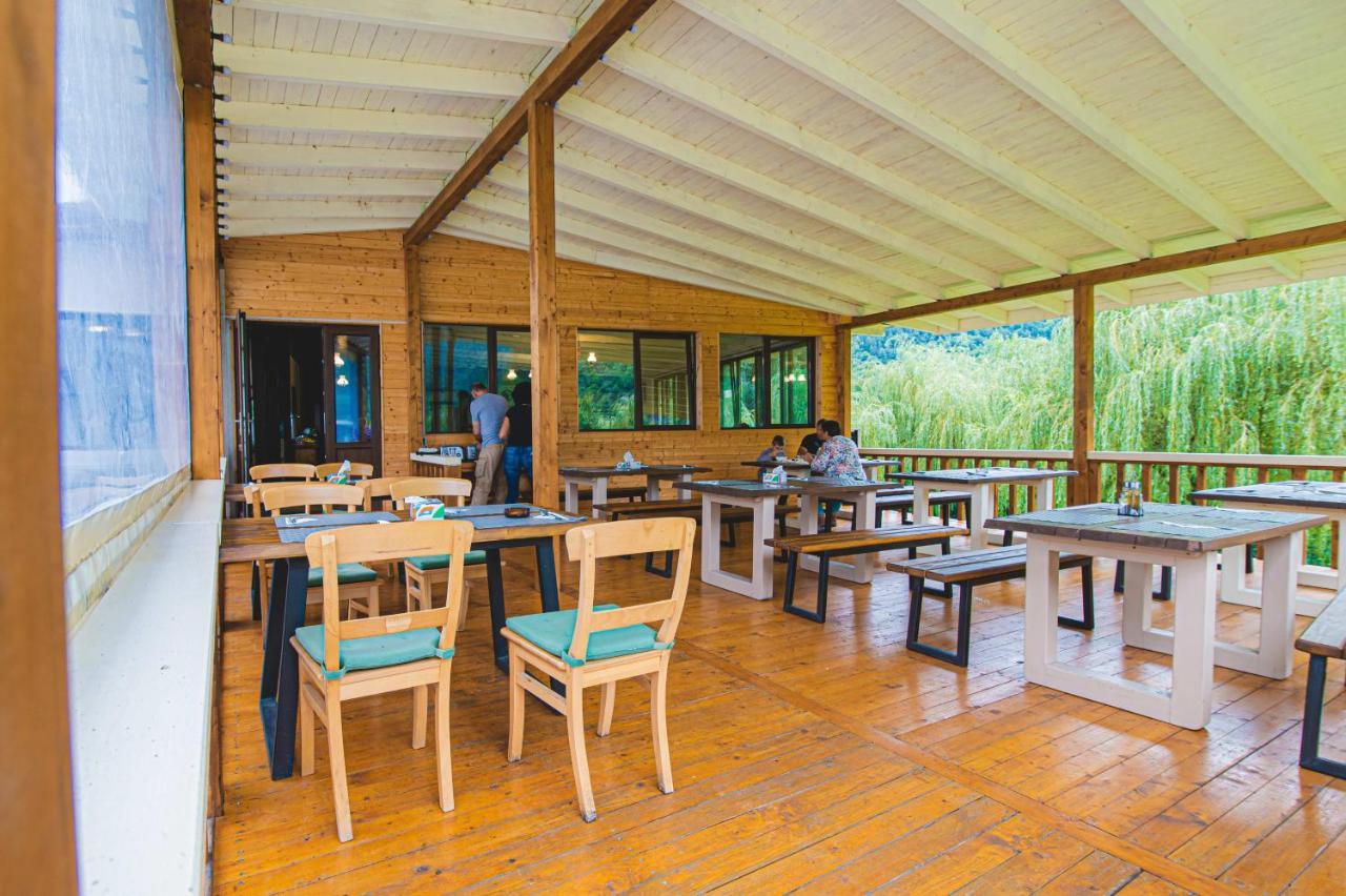 Hotel Class Brezoi Extérieur photo